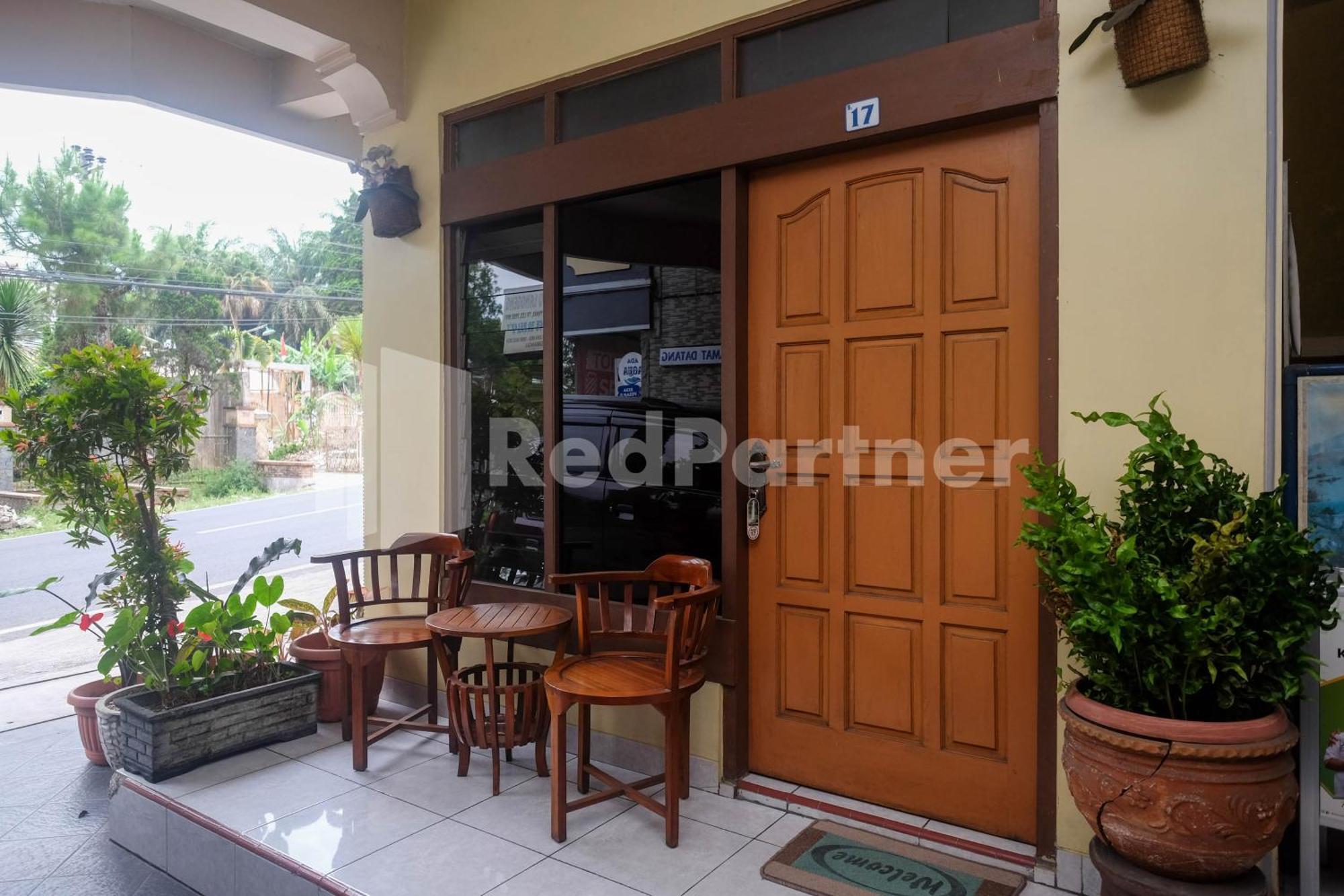 Hotel Sido Langgeng Tawangmangu Mitra Reddoorz Bagian luar foto